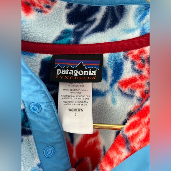 Women's Lightweight
Synchilla® Snap-® Pullover - Picture 6 of 7